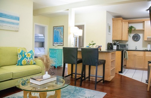 Southwest House | Charming Home w/HOT TUB!