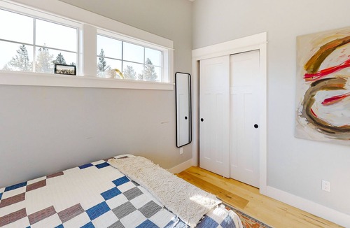Bend House | Charming home with breathtaking mountain views, balcony, & kitchenette
