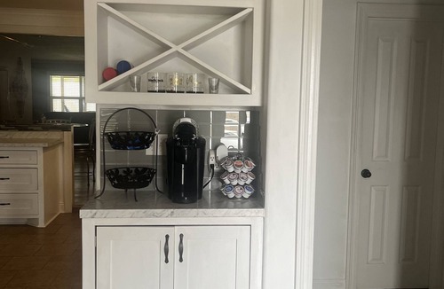 Lake Charles House | Charming home with Oak Tree lined streets in the heart of Lake Charles.