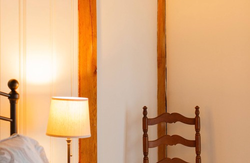 Madison Center House | Charming Honeymoon Beach Cottage Steps Away from East Wharf Beach