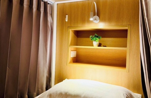 Sukhumvit Hostel | Charming Hostel
