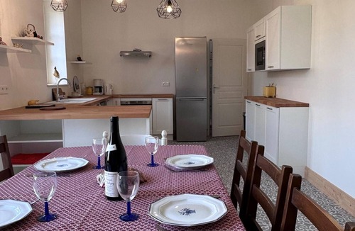 Jaligny-sur-Besbre Cottage | Charming house in Jaligny-sur-Besbre, 4 bedrooms, garden, linens & cleaning included