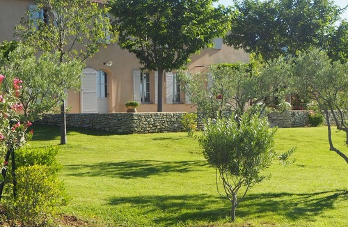 Peypin-d'Aigues House | Charming house on the Luberon châteaux route