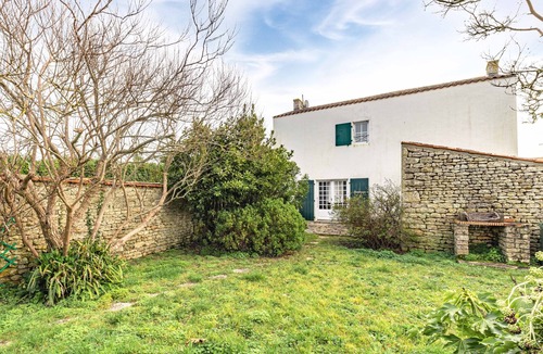La Remigeasse House | Charming House 200m from the Beach with Private Terrace & Garden