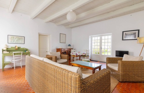 La Remigeasse House | Charming House 200m from the Beach with Private Terrace & Garden