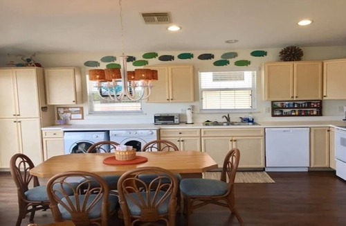 Hutchinson Island South House | Charming House 3/2 on Waterway in Nettles Island Resort near Beach, Pools & Fun!