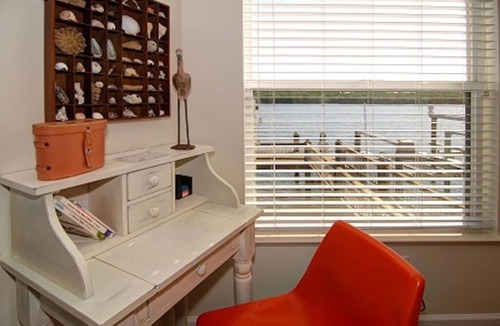 Hutchinson Island South House | Charming House 3/2 on Waterway in Nettles Island Resort near Beach, Pools & Fun!