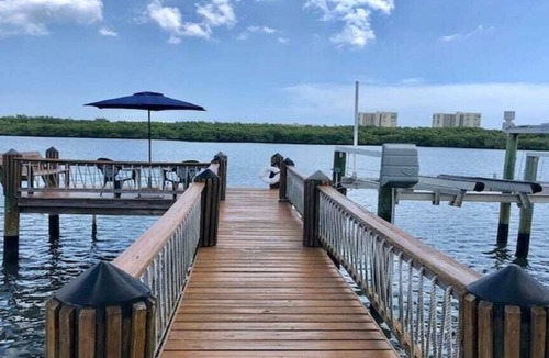 Hutchinson Island South House | Charming House 3/2 on Waterway in Nettles Island Resort near Beach, Pools & Fun!