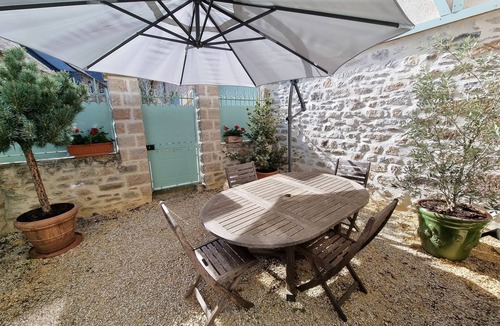 Le Lonzac House | Charming house and terrace in the heart of the village