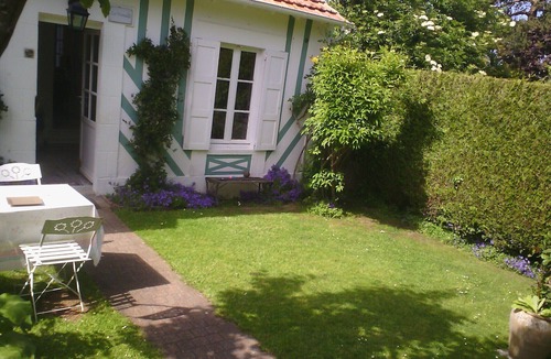 Saint-Arnoult House | CHARMING HOUSE CALM GARDEN TERRACE 2 to 5 p. 7 min drive to the beach