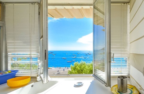 Positano City Centre House | Charming house CASA RAFFI with sea view near Positano’s Spiaggia Grande beach