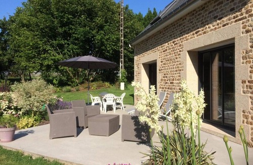 Le Mesnil-Ozenne Cottage | Charming house with garden near Mont St-Michel