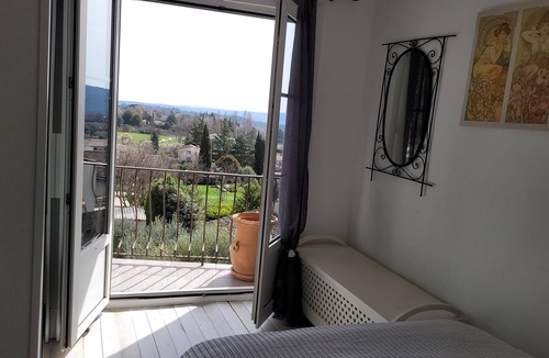 Pierrevert House | Charming house