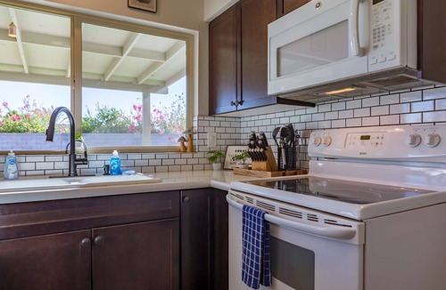 Pepper Ridge House | Charming House, Golf Green, Cornhole, Near Freeway