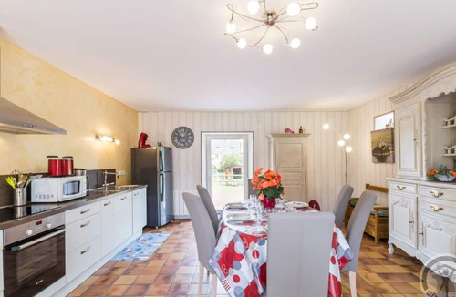 Dragey-Ronthon Cottage | Charming house in a peaceful village with enclosed garden and animals