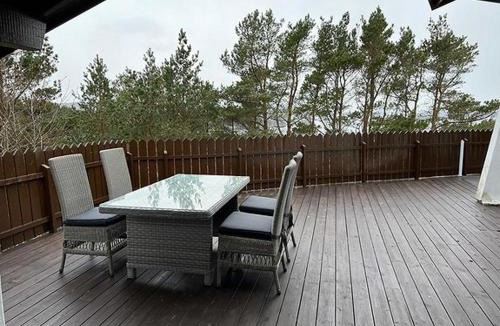 Selbjorn Villa | Charming House in Austevoll with Sea View
