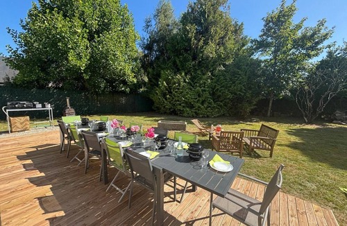 Bacilly Cottage | Charming house in Bacilly with garden and terrace