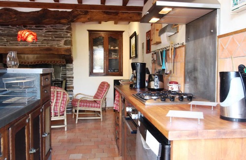 Saint-Ebremond-de-Bonfosse Cottage | Charming House in St Ébremond, Nature and Comfort