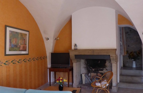 Coudes House | Charming house on the banks of the river Allier.