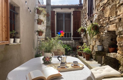 Ventimiglia House | Charming house surrounded by nature, 15 minutes from the sea and the French Riviera.