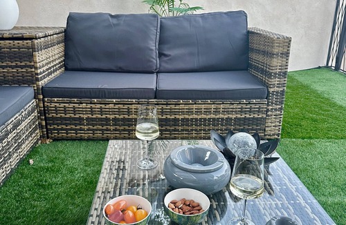 Saint-Didier Villa | Charming house: Swimming pool, Pétanque, Garden, and Quietness