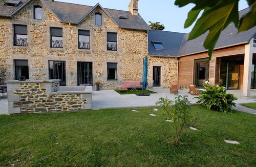 Dragey-Ronthon Cottage | Charming house with garden, near Mont Saint-Michel Bay