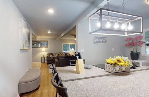 Grass Valley House | Charming House w/ Wi-Fi + Self Check-in