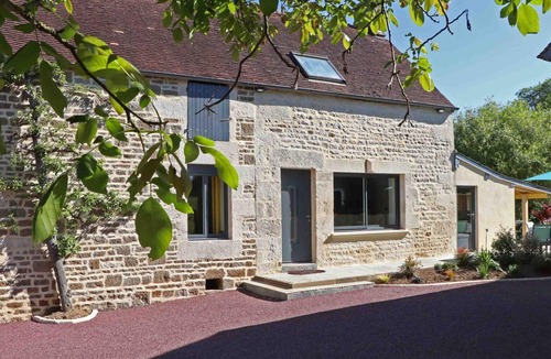 Joue-du-Plain Cottage | Charming house with garden and Wifi included
