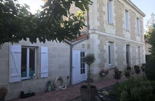 Monprimblanc House | Charming house with swimming pool surrounded by vineyards
