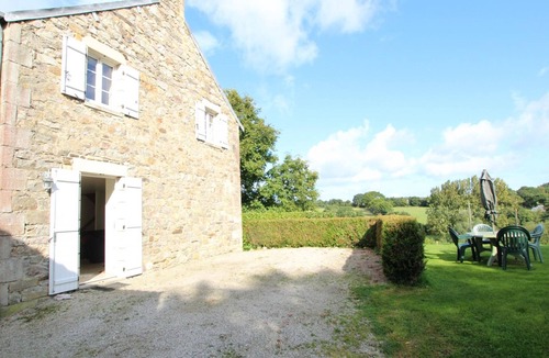 Cotentin Cottage | Charming house with fireplace, garden, pets allowed