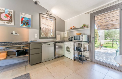 Entrechaux House | Charming House with Mont Ventoux View