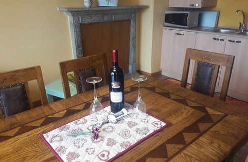 Pettenasco Apartment | Charming house with garden near the romantic lake of 0rta, for 6 people