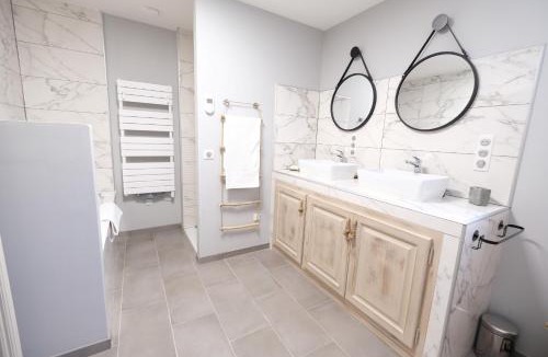 Aureille Villa | charming house with private pool in the heart of the village of aureille in the alpilles, 6 people.