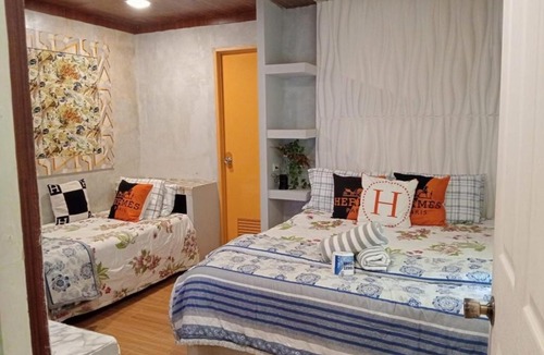 Bacolod House | Charming House with Private Pool