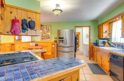 Idaho Springs Cottage | Charming Idaho Springs Retreat on Chicago Creek!