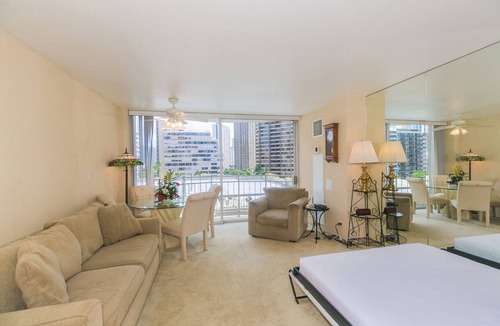 Waikiki Apartment | Charming Ilikai Marina Studio, Great Location In Waikiki!