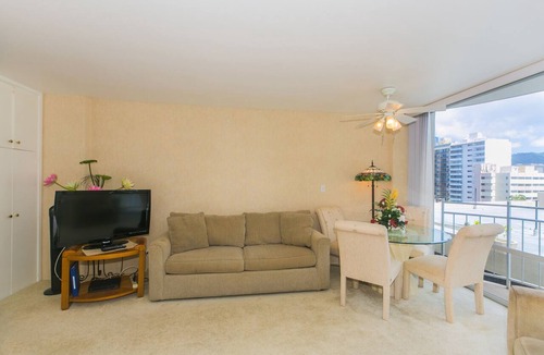 Waikiki Apartment | Charming Ilikai Marina Studio, Great Location In Waikiki!