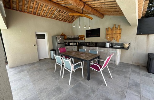 La Motte-dʼAigues Apartment | Charming Independent Studio