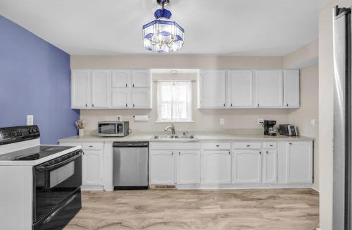 Near Northside Apartment | Charming Indy Escape 15 Min to SoBro & Downtown