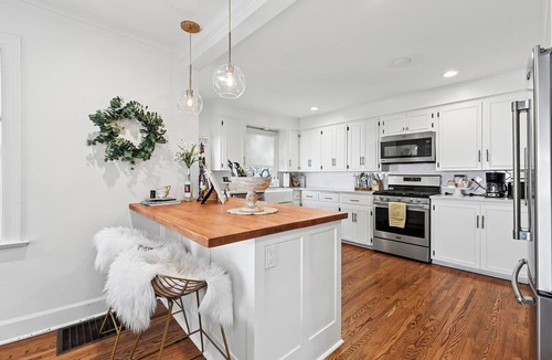 Bryn Mawr House | Charming Instaworthy cottage close to Everything Fun in Tulsa! No Cleaning fee
