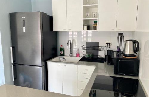 Nachlaot Apartment | Charming Kosher Private Duplex, Prime City Center, Steps to Machane Yehuda