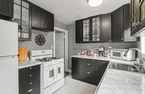 La Mesa House | Charming La Mesa Cottage - Patio - Quiet Neighborhood - Family