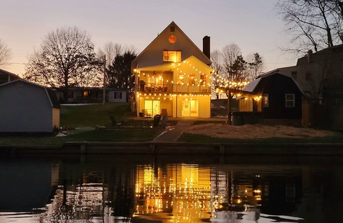 Fredericktown House | Charming lake cottage w/hot tub