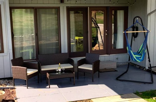 Avoca Condo | Charming Lake Monroe Golf 2-bedroom/2-bath Condo near IU and Bloomington!