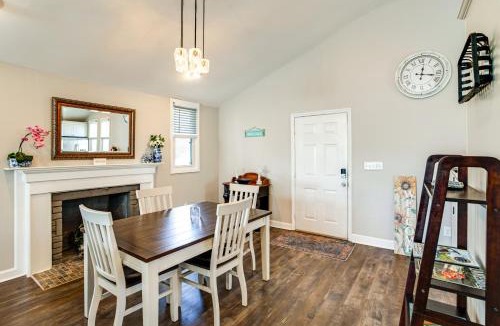Gilbert House | Charming Lake Murray Cottage: ‘Breezy's Blyss’