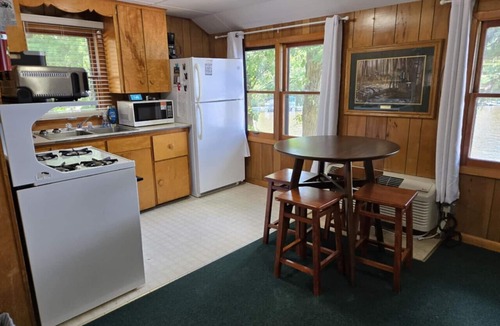 Chetek Cabin | Charming Lakefront Cabin