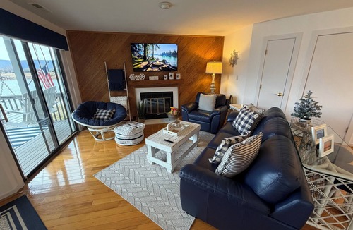 North Shore Condo | Charming Lakefront Condo at Bernard's Landing, only steps from the shore!