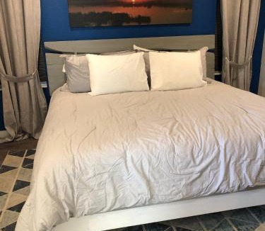 Clermont House | Charming Lakefront Cottage Near Disney