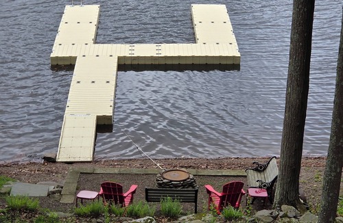 Greentown Cabin | Charming lakefront log cabin with private dock-for your boat & jet ski