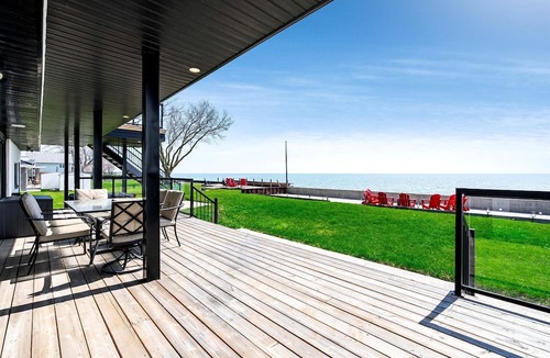 Leamington House | Charming Lakefront Vacation Rental on Lake Erie for a Memorable Family Escape in Leamington, Ontario